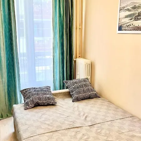 New Apartment, Near Metro Monte Grappa דירה *
