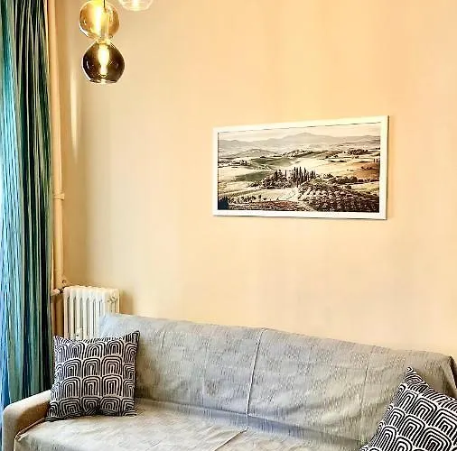 Daire New Apartment, Near Metro Monte Grappa Torino